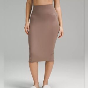 LULULEMON Nulu Slim-Fit High-Rise Skirt
